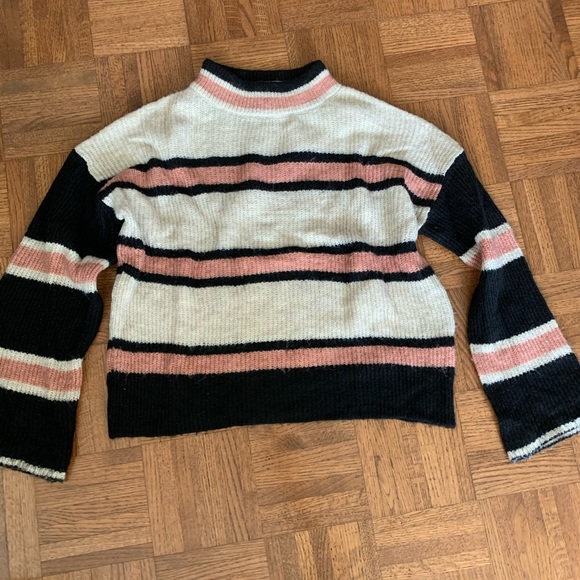 Sweatshirt - Picture 1 of 1